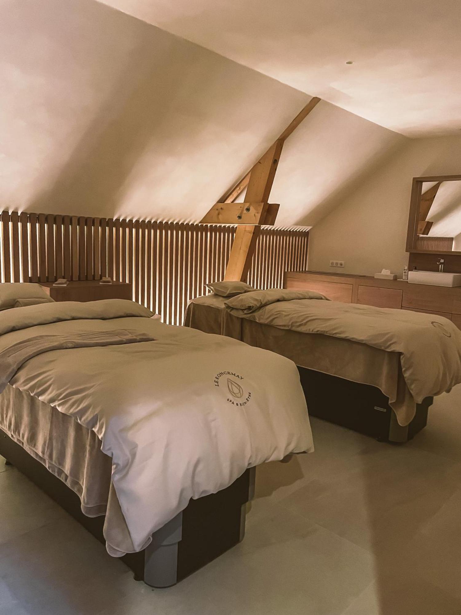 Domaine Du Roncemay - Hotel, Restaurants, Spa & Golf Aillant-sur-Tholon Bagian luar foto